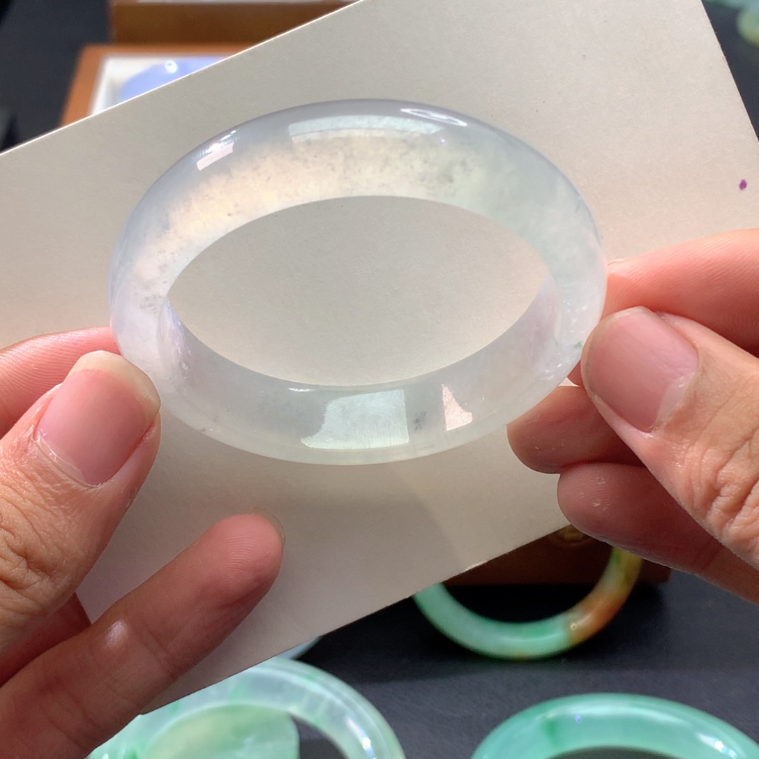 翡翠未镶嵌手镯强推荐