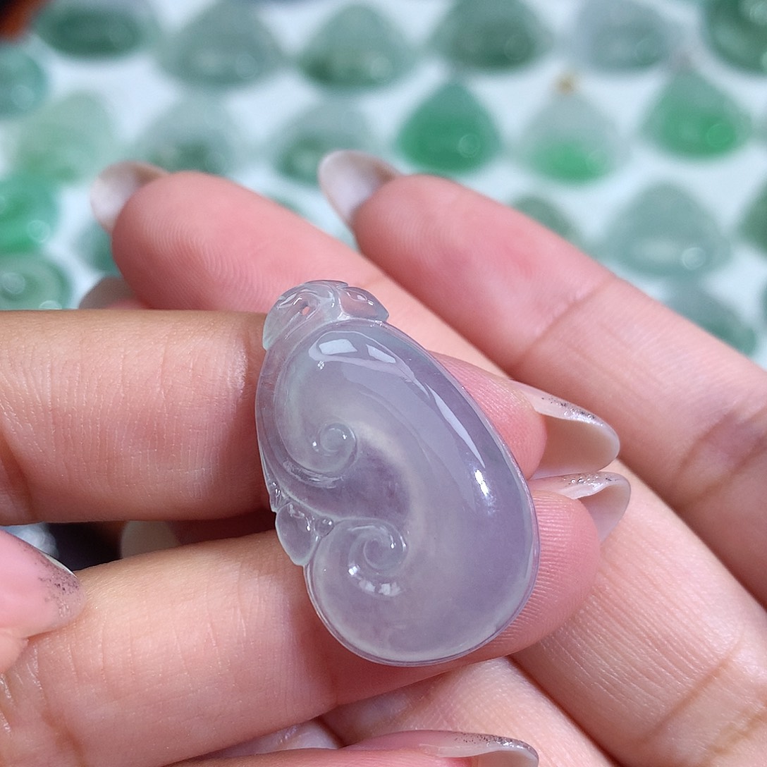 颈饰未镶嵌翡翠如意