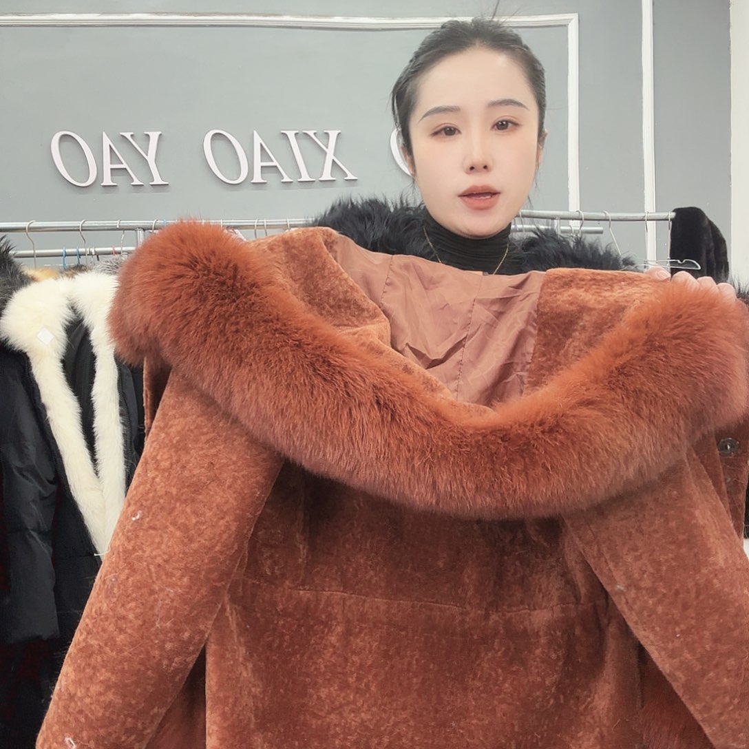 姚小妖家高端皮草