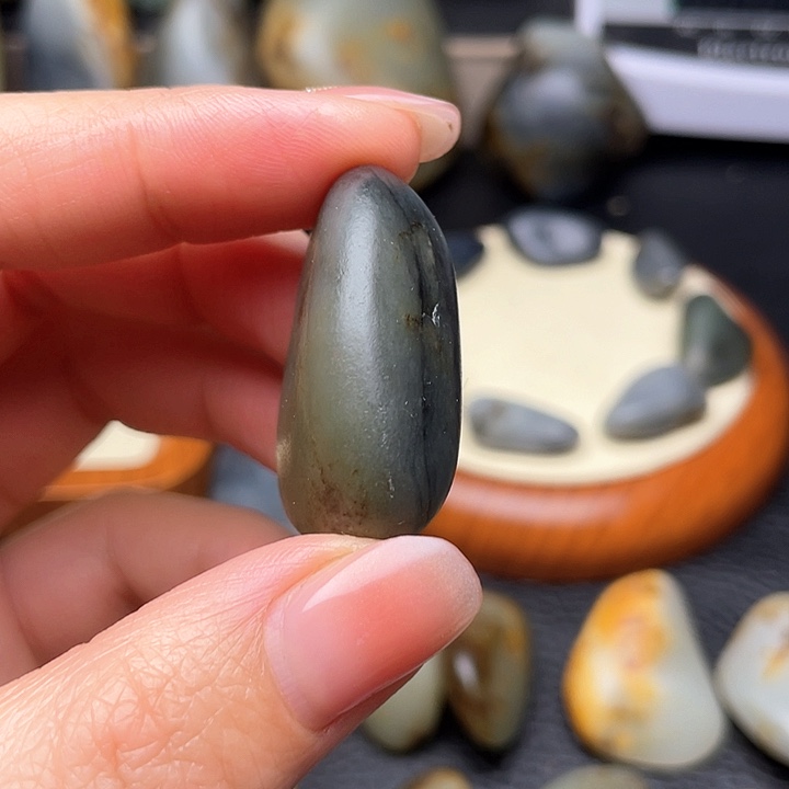 和田玉颈饰未镶嵌35