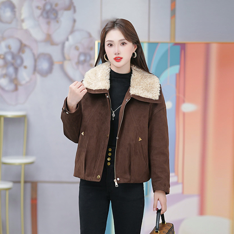 新款羽绒服女秋冬洋气时尚短款加厚显瘦保暖上衣女