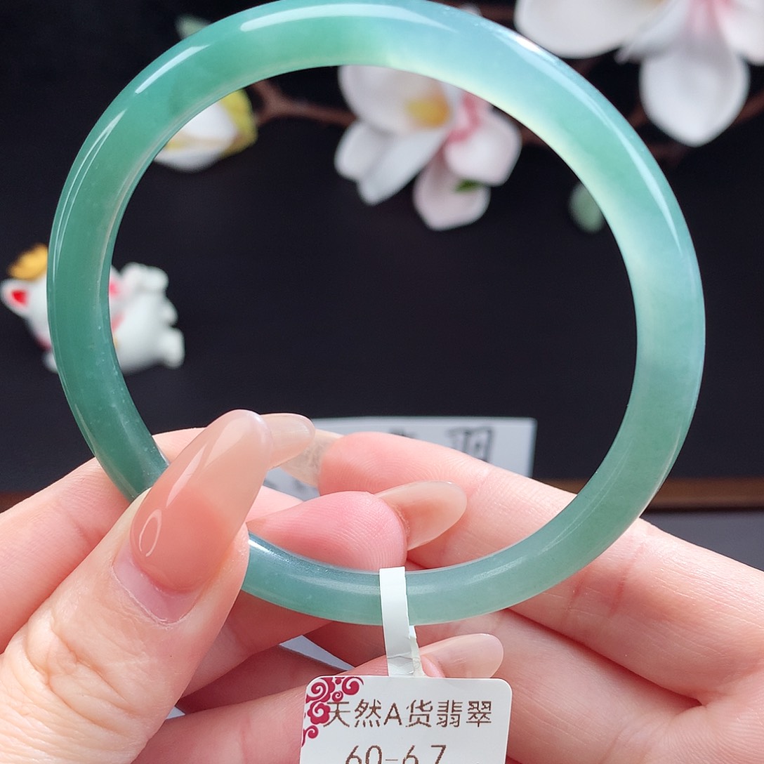 翡翠手镯（圆镯）未镶嵌