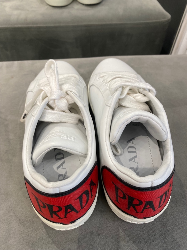 99新 Prada/普拉达 PRADA小白鞋日常百搭35码