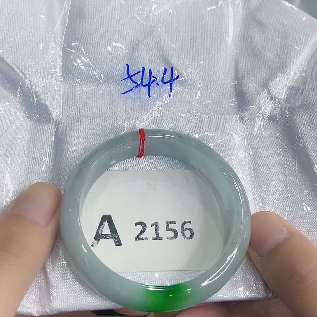 翡翠手镯未镶嵌手镯