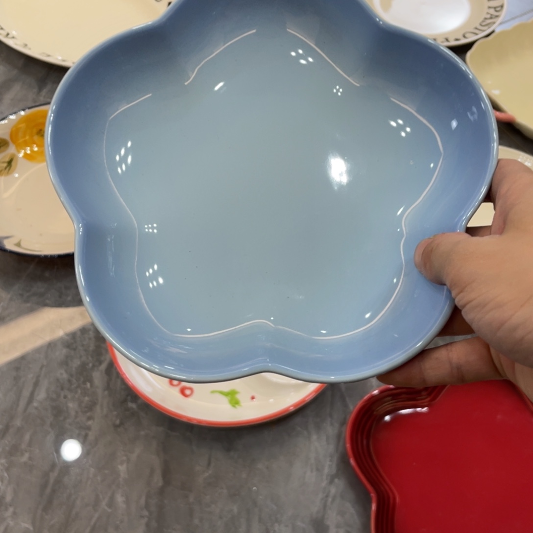 陶瓷微瑕餐具介意勿拍，满18飞！