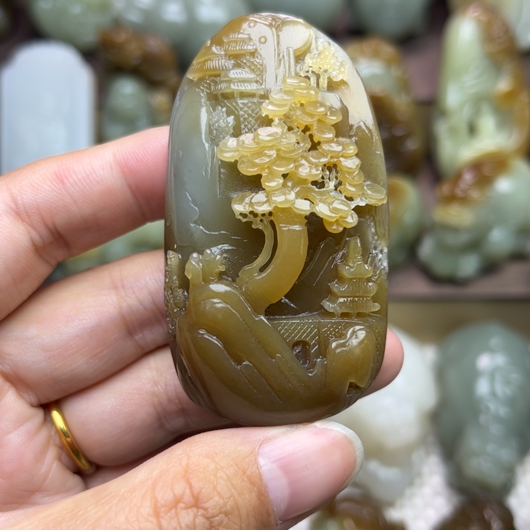 用***3和田玉未镶嵌把件