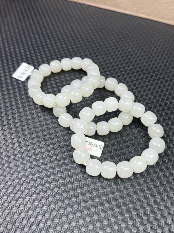 和田玉白玉卡14多样性拍一发一