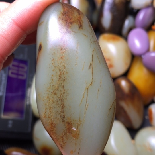 和田玉（翠青玉）未镶嵌珠宝奇石