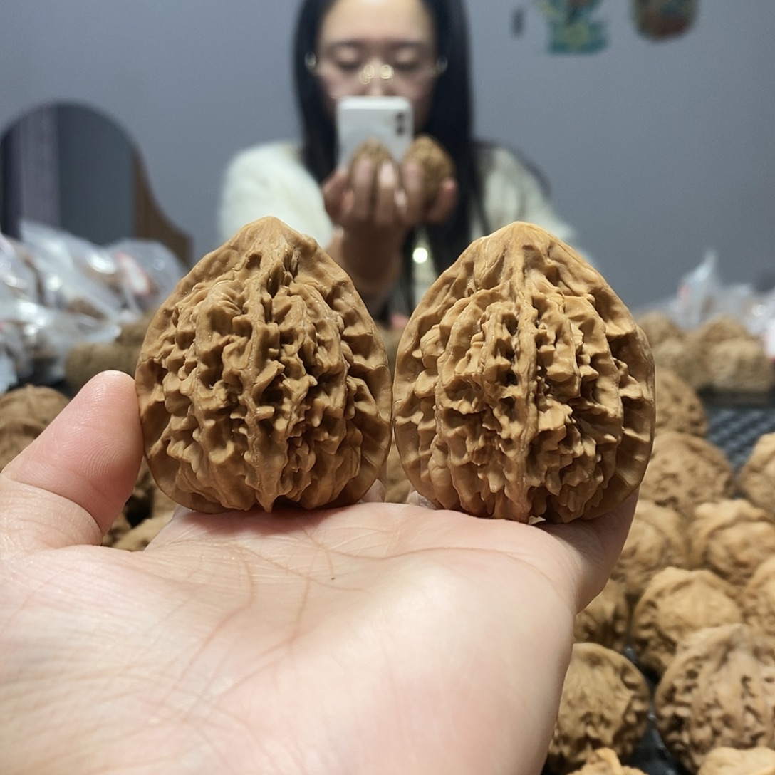 H***-文玩核桃吊坠状元冠44修磕