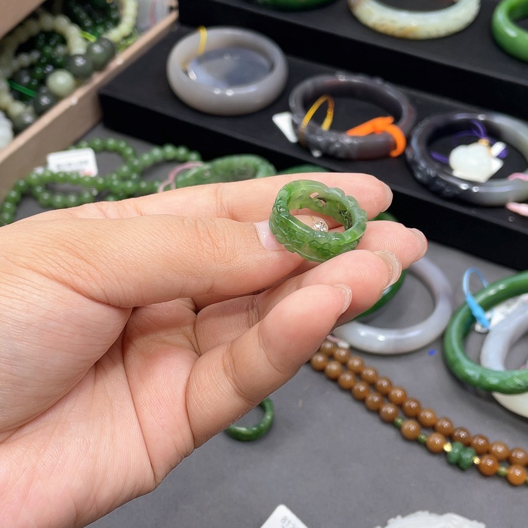 和田玉手镯57圈口40未镶嵌