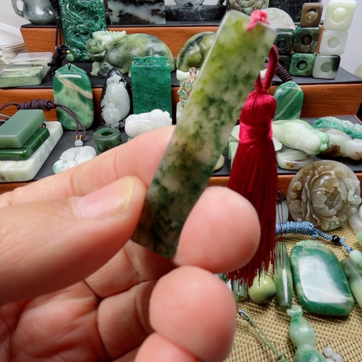 独山玉未镶嵌珠宝半成品