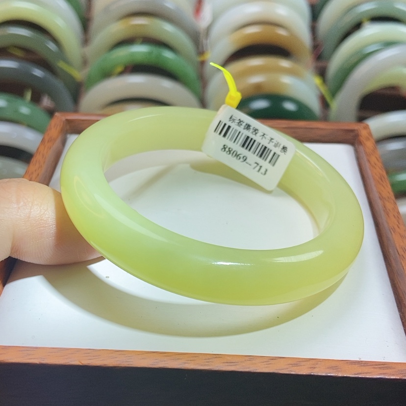【闪购商品】和田玉手镯未镶嵌