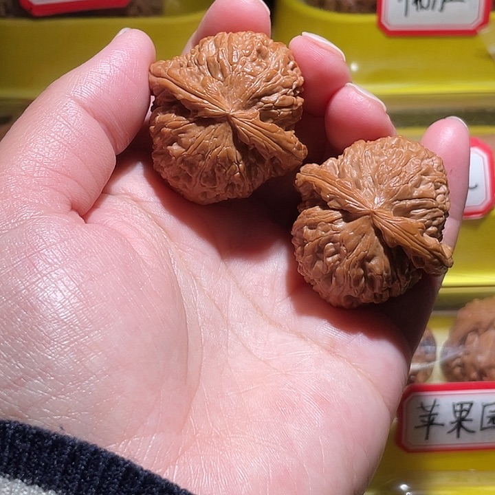 文玩核桃把件白狮子4.0