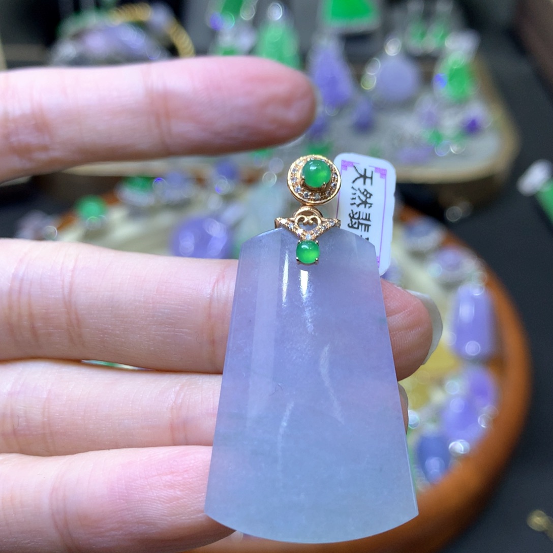 【闪购商品】翡翠颈饰18K金镶嵌翡翠吊坠项链