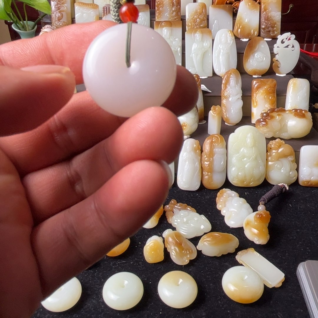 和田玉（糖玉）手链未镶嵌平安扣