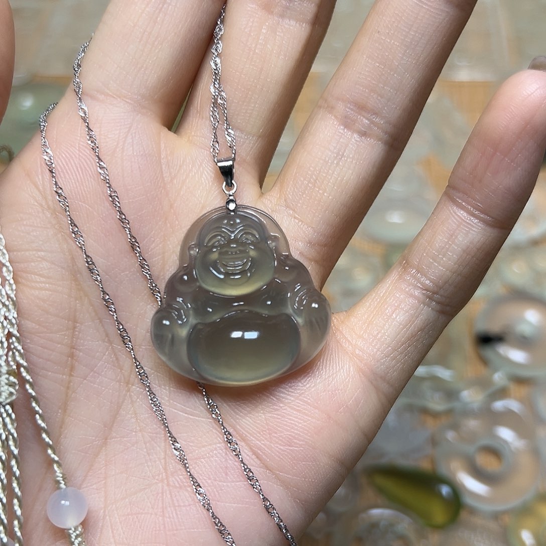 A****蛇纹石玉未镶嵌颈饰