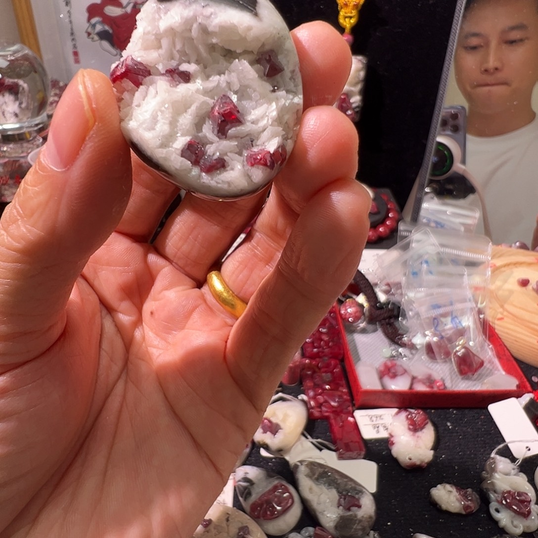 天然辰砂马仙溪多颗晶体