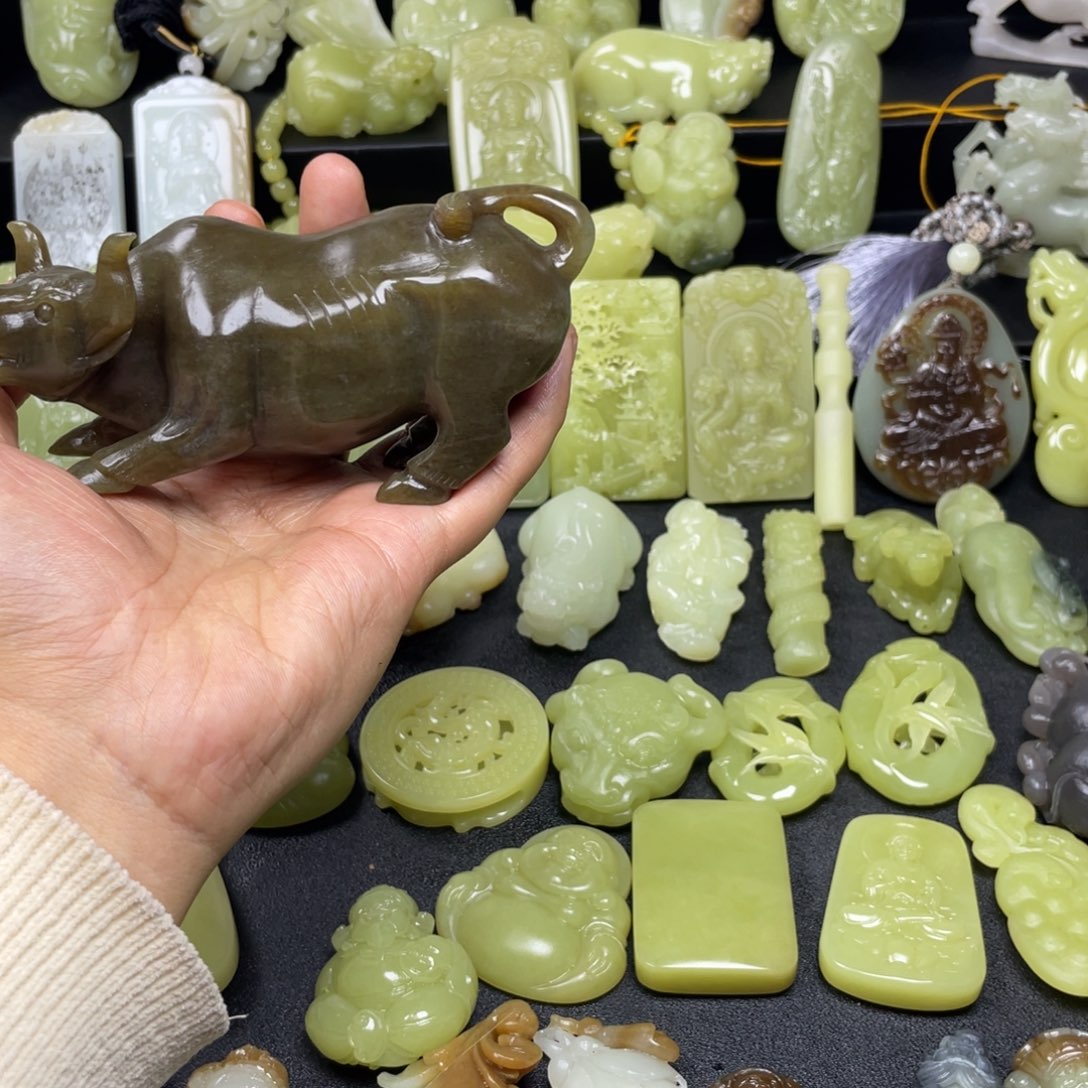 和田玉（黄玉）未镶嵌颈饰