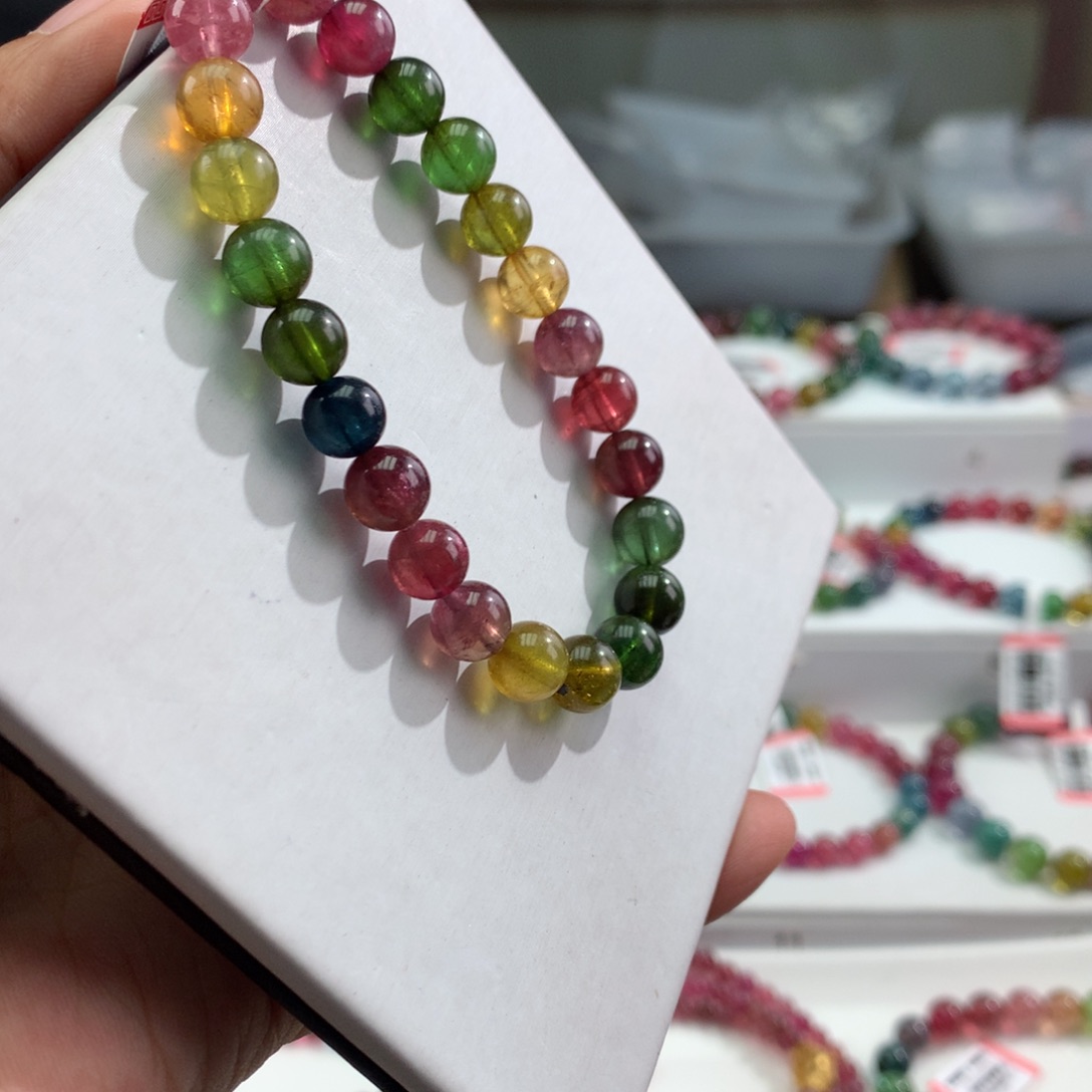 碧玺手链未镶嵌       7.8mm。      