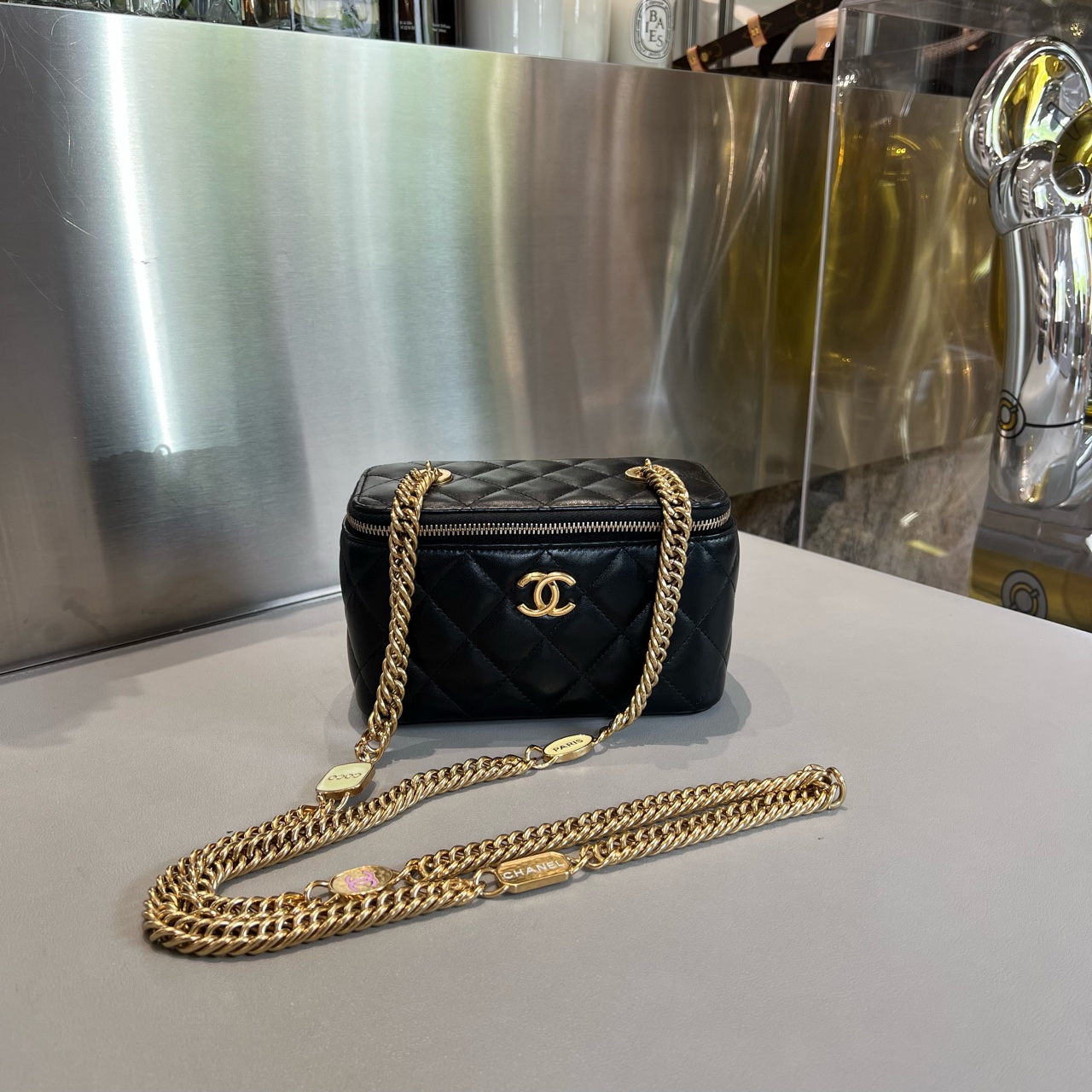 95新 Chanel/香奈儿 23C小盒子 黑金珐琅链条菱格纹链条化妆盒
