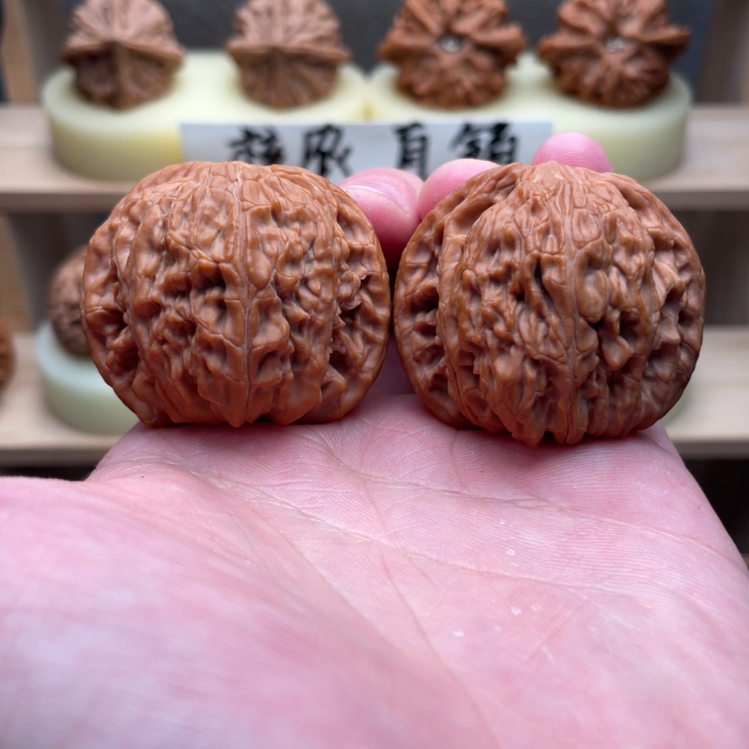 文玩核桃吊坠山地正磨41