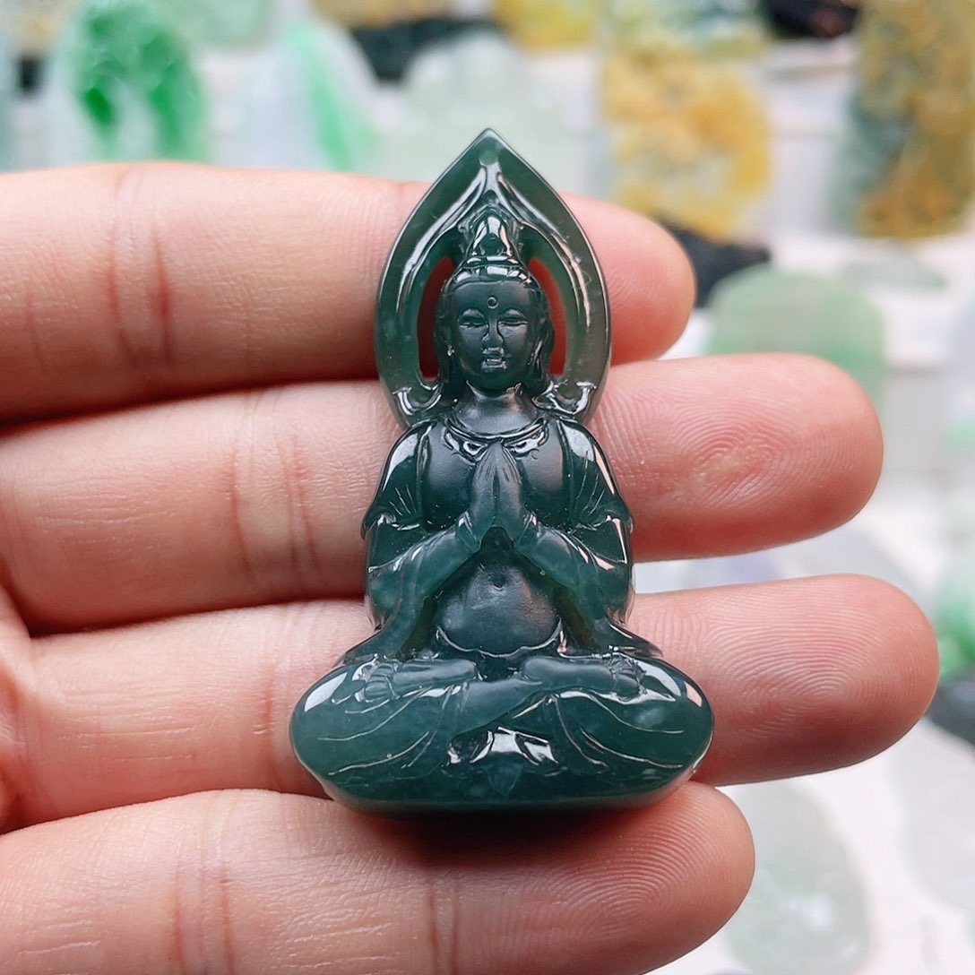 翡翠颈饰未镶嵌观音