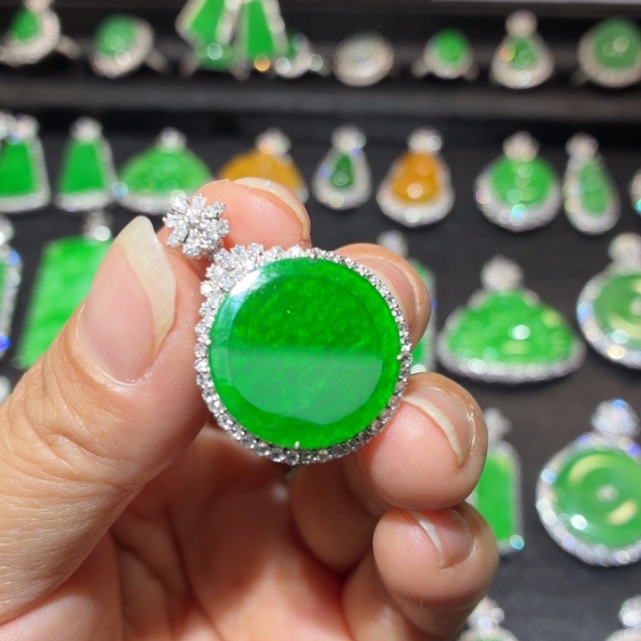 翡翠18K金镶嵌吊坠(不含链)翡翠