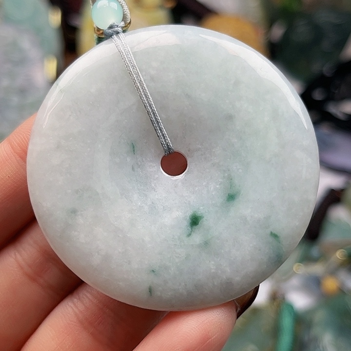 翡翠未镶嵌颈饰挂件