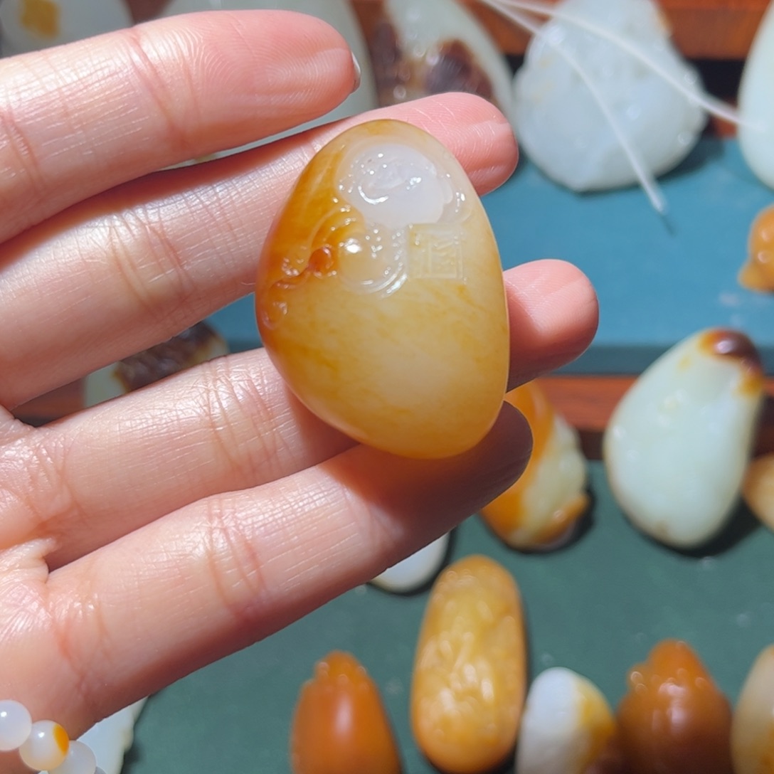 森***焱和田玉未镶嵌颈饰