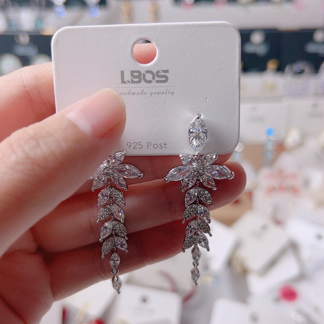 锆石纯铜合金耳环的