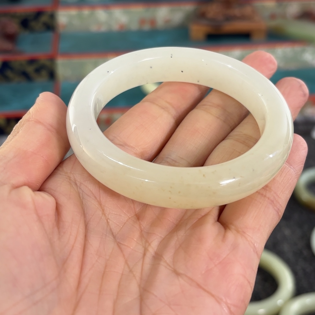 一***胖和田玉（糖玉）未镶嵌手镯