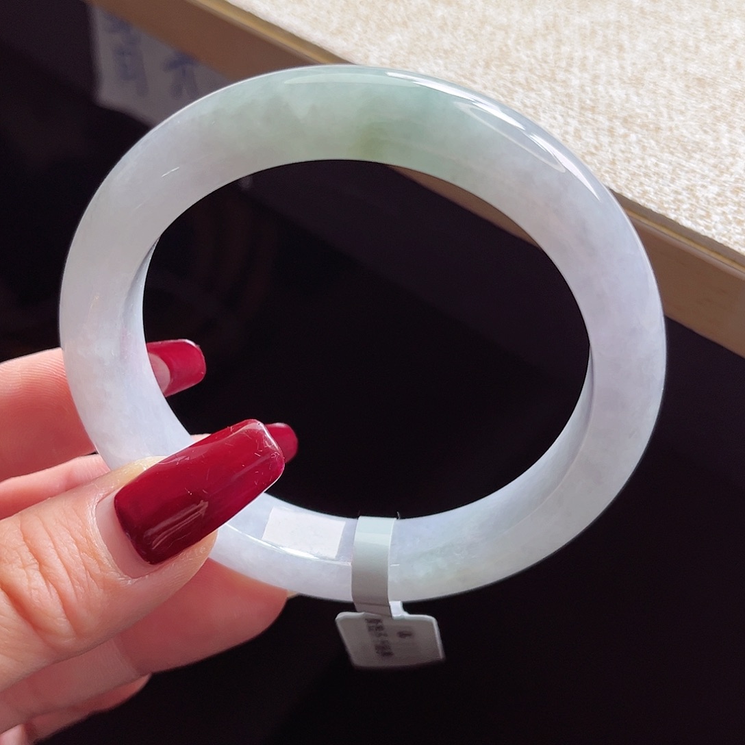 翡翠手镯未镶嵌手镯