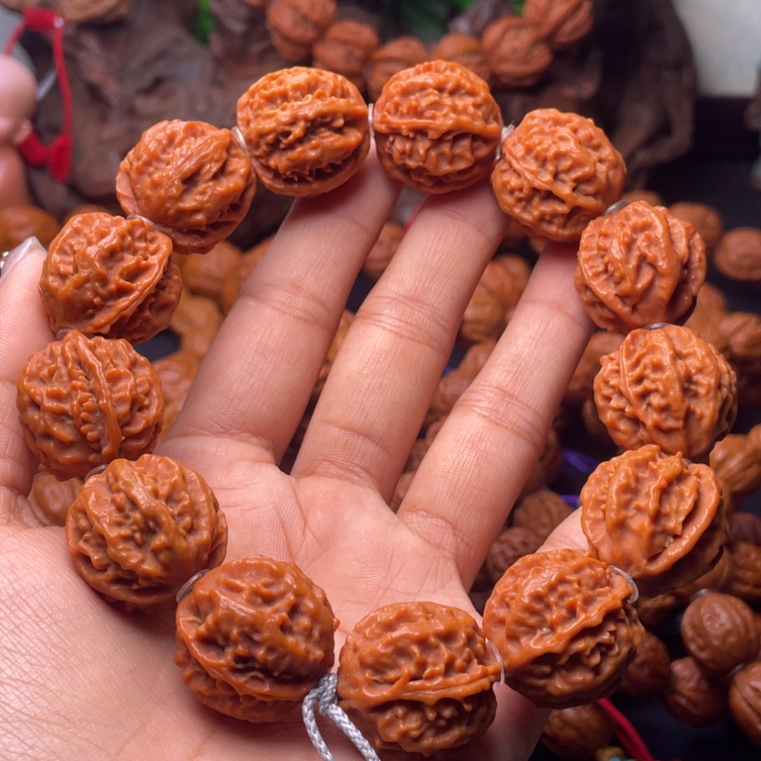 文玩核桃吊坠麒麟纹龙脊