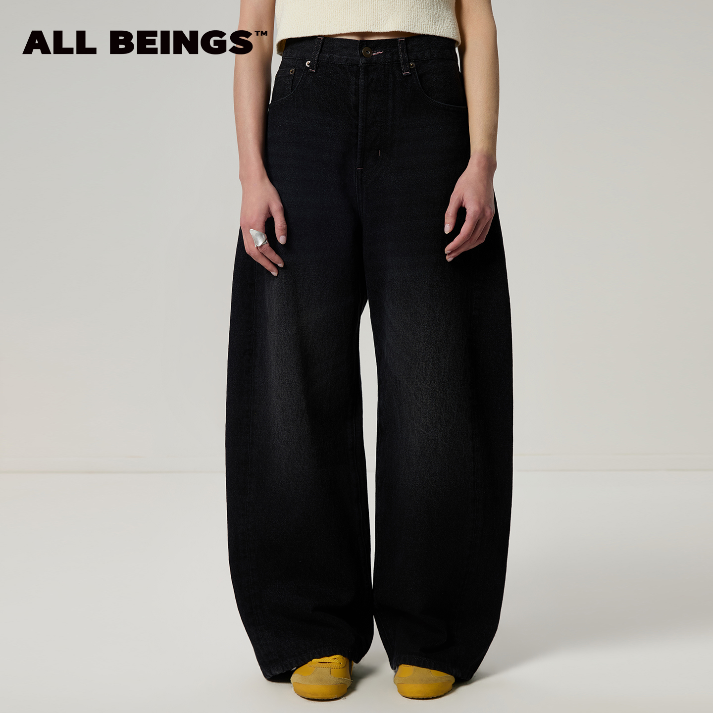 ALL BEINGSALL BEINGS26SS设计师新款时尚宽松黑色弯刀牛仔裤女