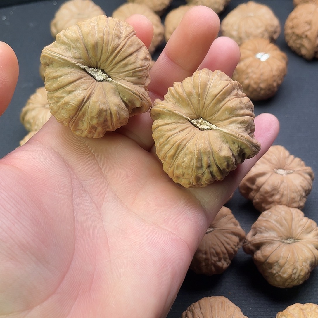 枕***香文玩核桃吊坠文玩核桃南瓜墩