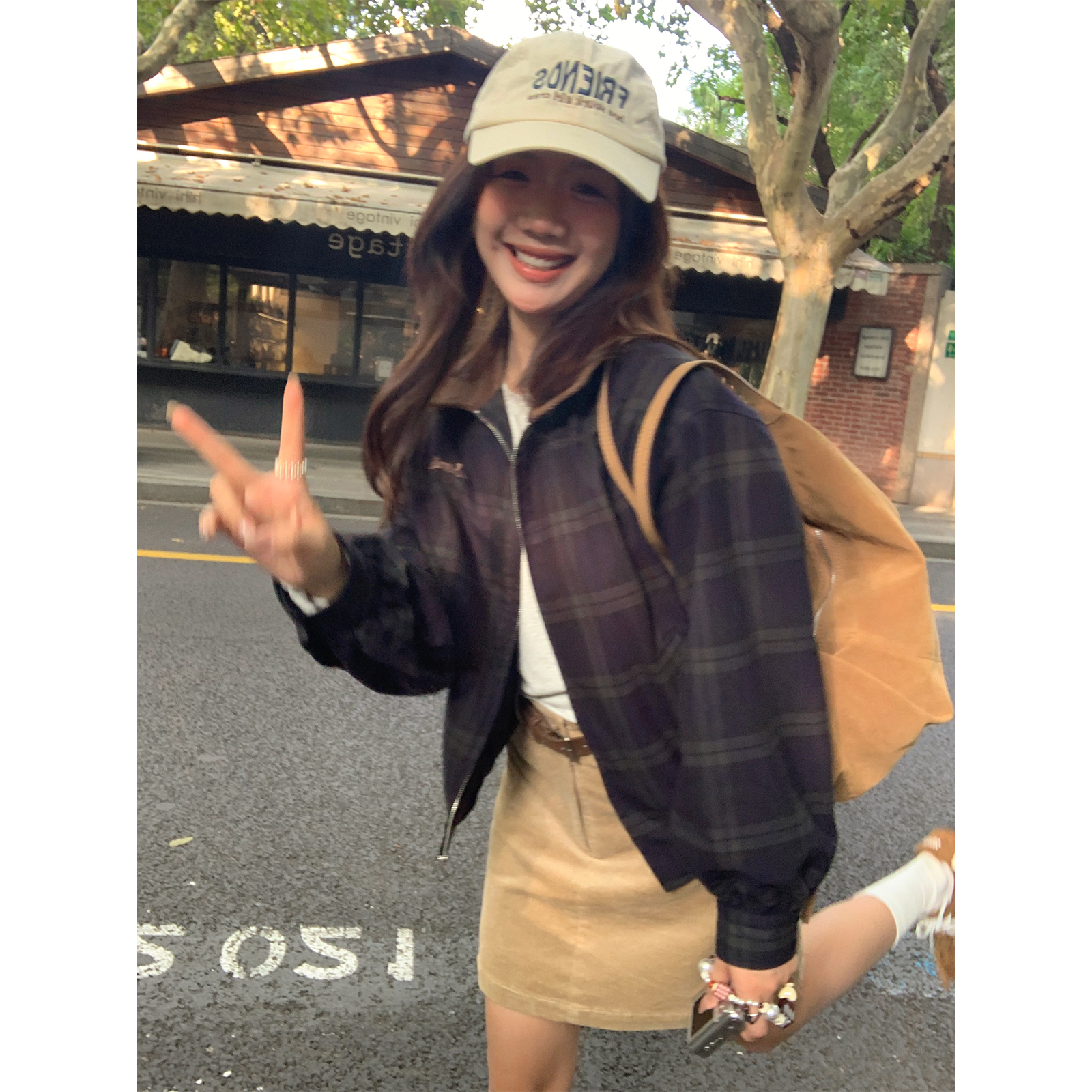 【西西里安】城市探险家~韩版率性调调格纹撞色领短款夹棉外套