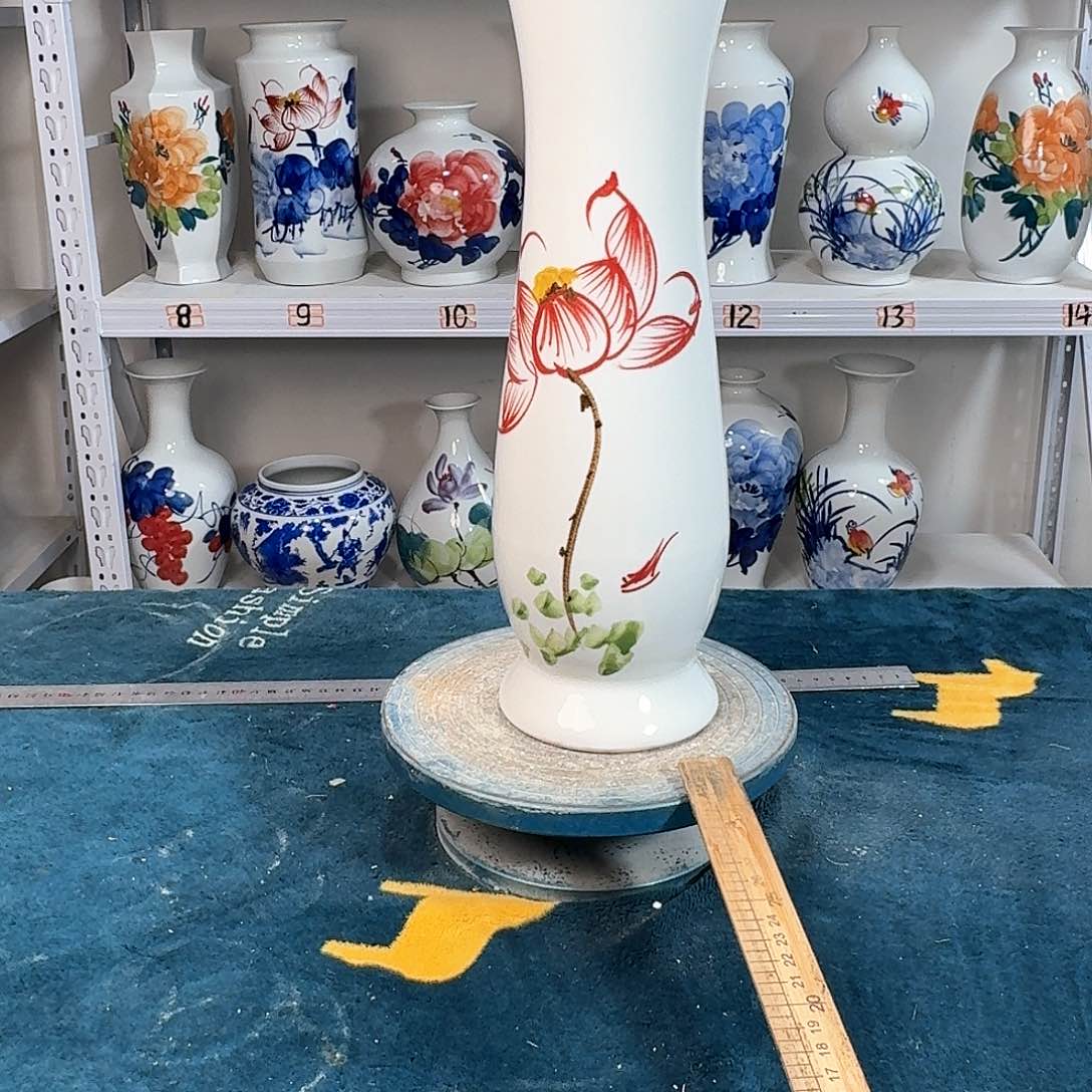 摆件景德镇陶瓷蛮荷花