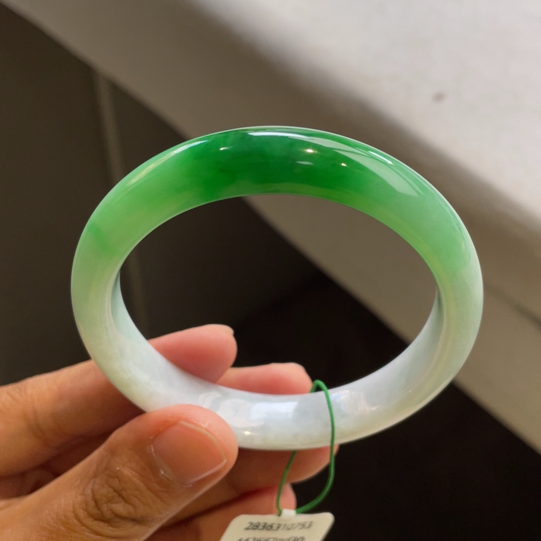 翡翠未镶嵌手镯白底青手镯【强推】