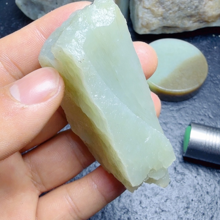 和田玉（糖玉）未镶嵌珠宝奇石