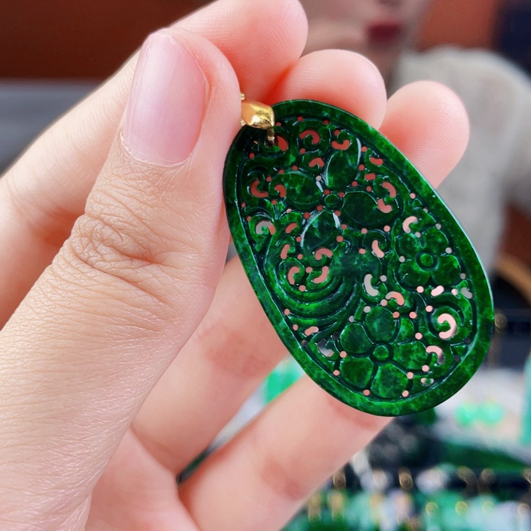 翡翠未镶嵌颈饰饰品