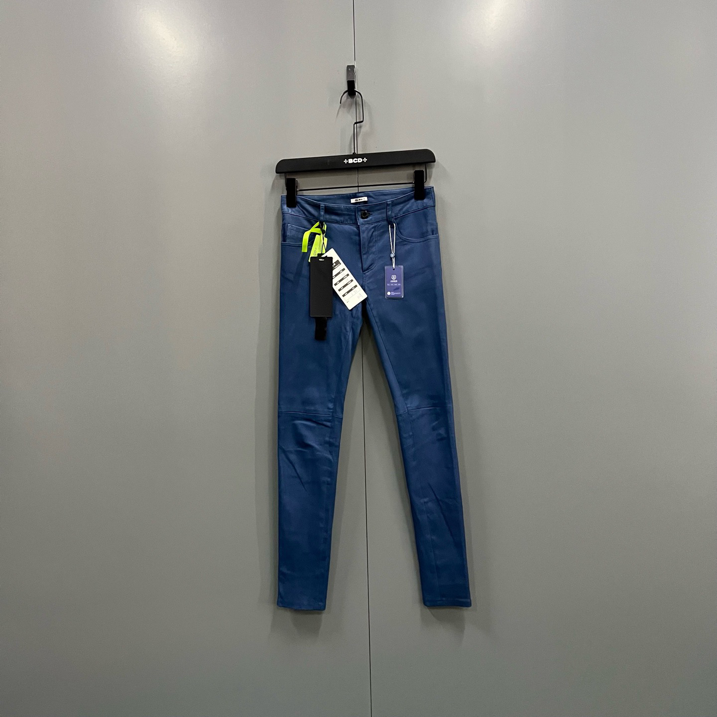 zz30 蓝色皮裤 36码/95新/611233
