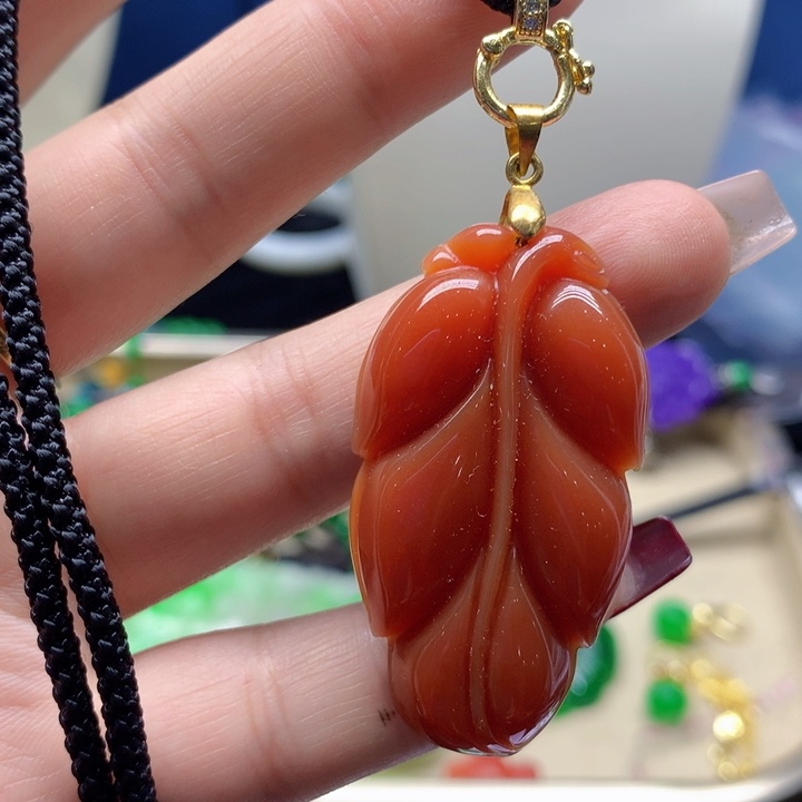 翡翠颈饰未镶嵌吊坠