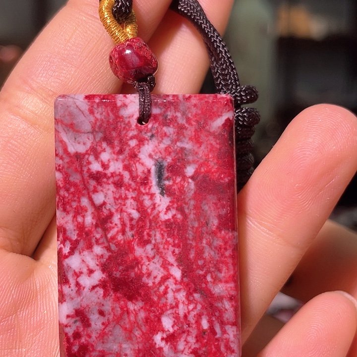 天然辰砂风**肉朱砂原石牌子