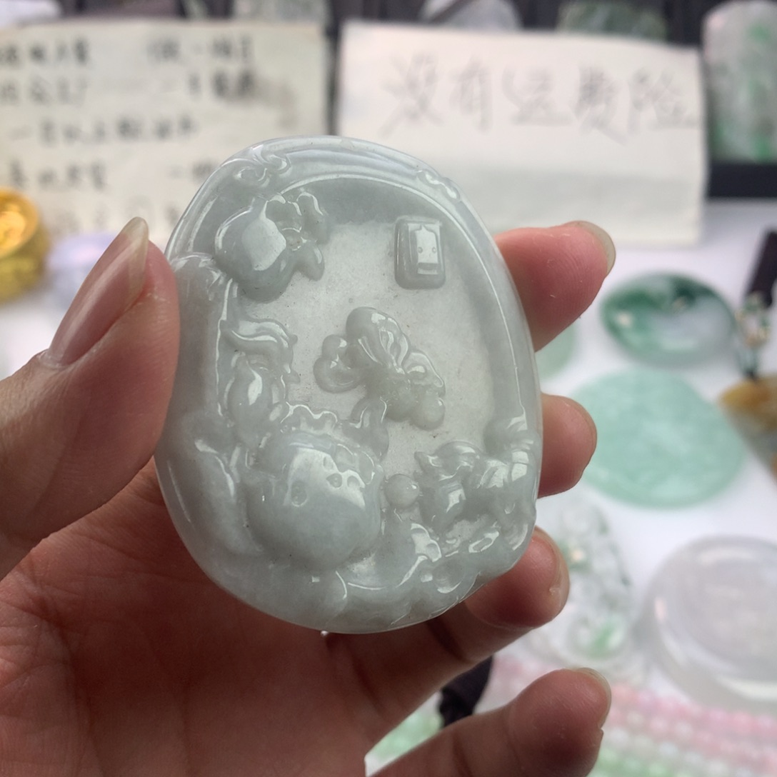 翡翠颈饰未镶嵌一