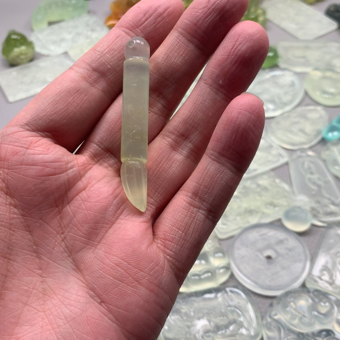 蛇纹石玉颈饰未镶嵌