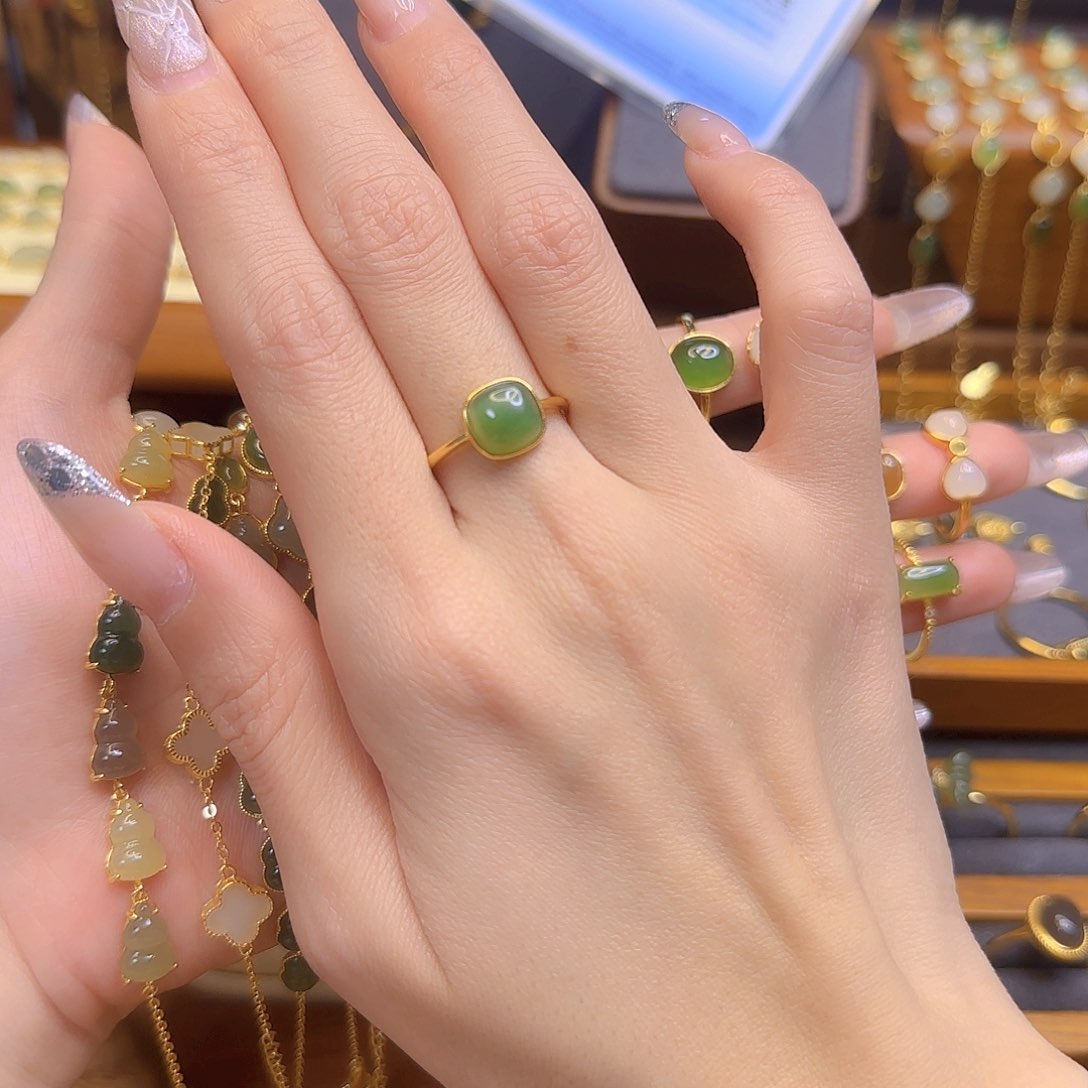 和田玉戒指银S925镀金镶嵌