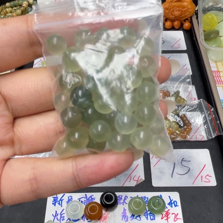 椰***-蛇纹石玉合金颈饰