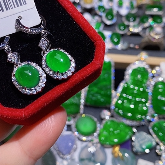 翡翠未镶嵌戒指耳钉