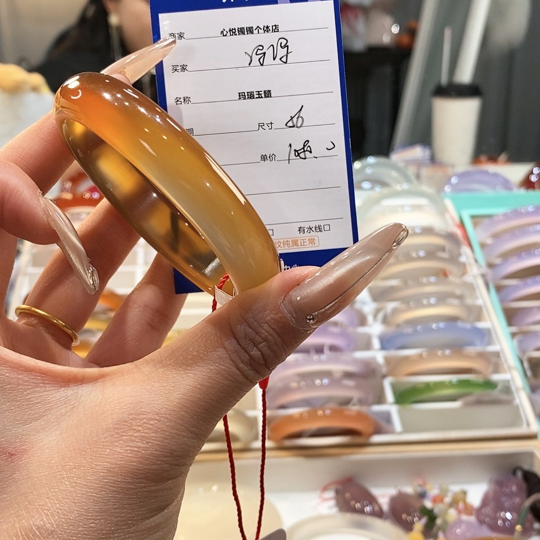 玛瑙/玉髓手镯未镶嵌