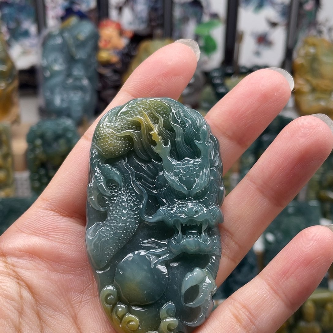 颈饰未镶嵌翡翠天然翡翠a货龙